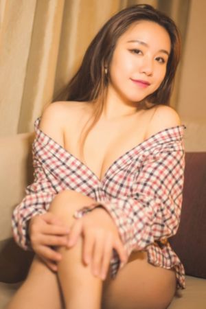 黑色皮衣女王调教男m视频_1080P免费观看视频