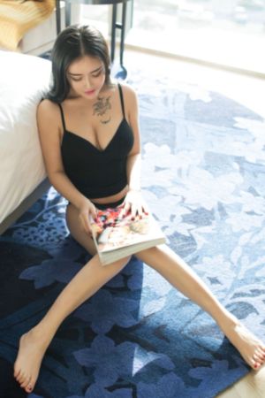 白嫩的极品美女pics_超清电影完整版在线观看