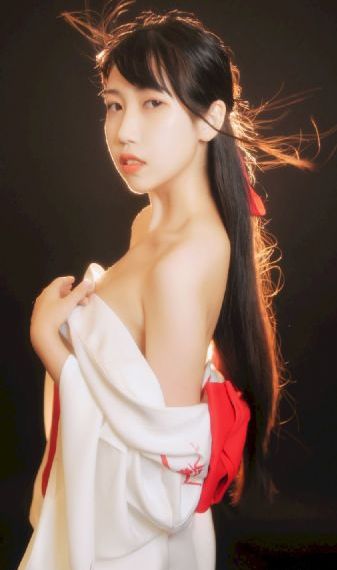 日日摸夜夜添夜夜添高潮视频_HD完整在线观看